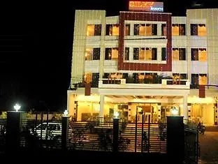 Silky Resorts Zirakpur Ξενοδοχείο