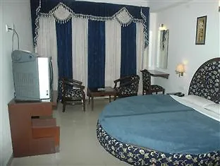 Silky Resorts Zirakpur 2*,