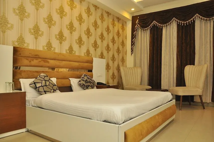 Silky Resorts Zirakpur Ξενοδοχείο